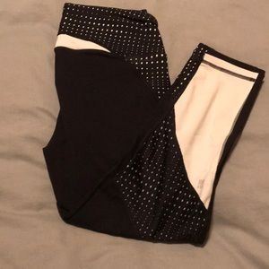 Victoria Secret Knockout Capri workout pants